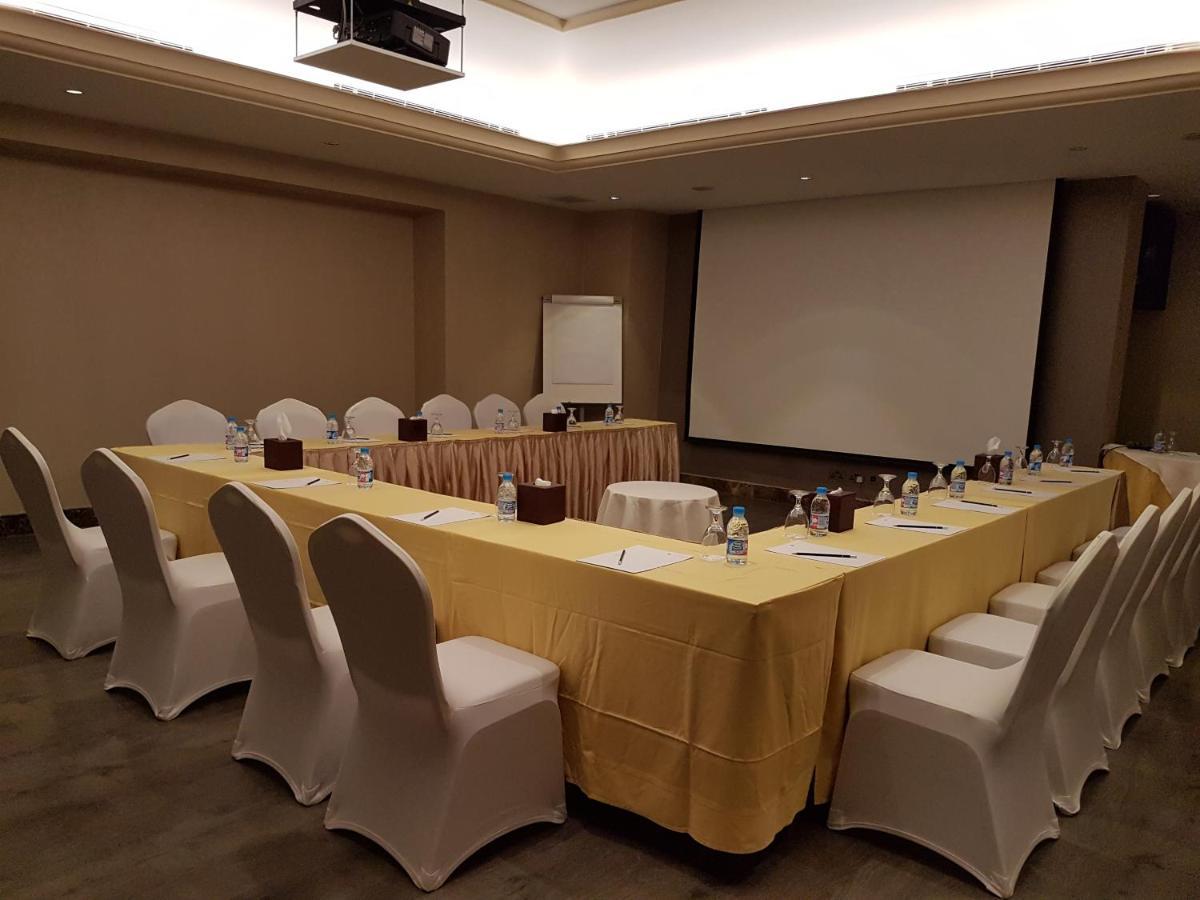 Ramada Riyadh Hotel Kültér fotó