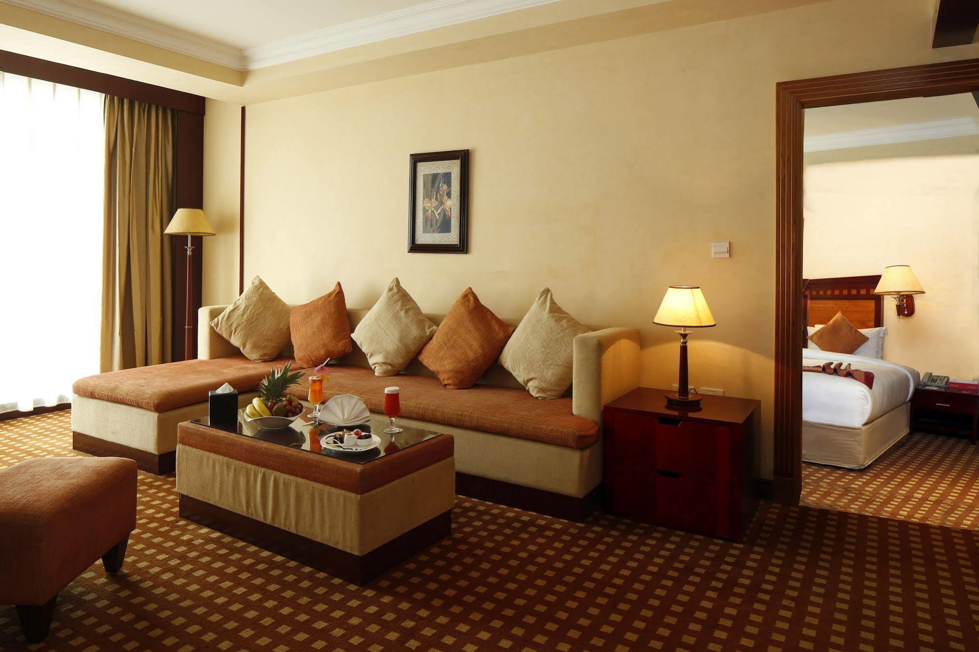 Ramada Riyadh Hotel Kültér fotó