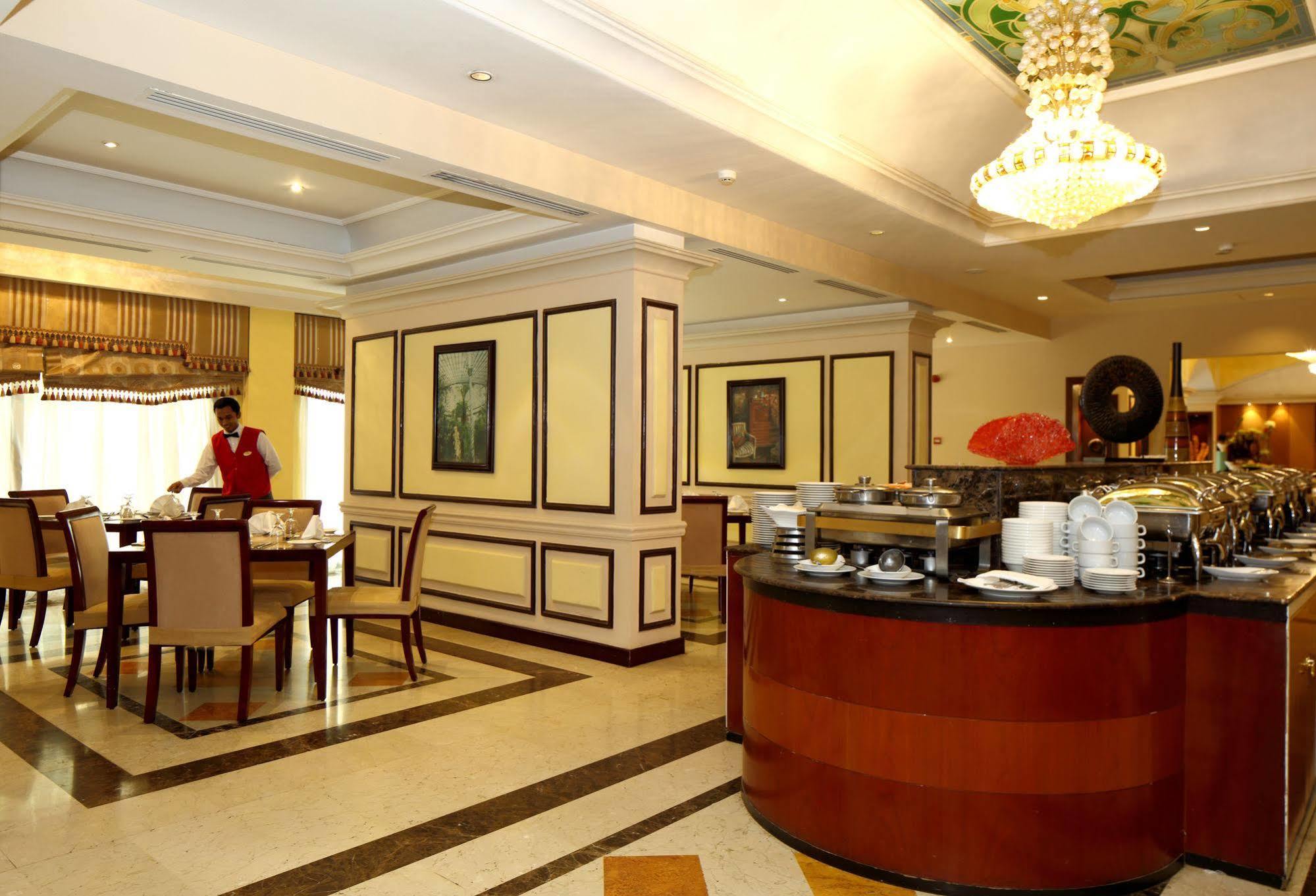 Ramada Riyadh Hotel Kültér fotó